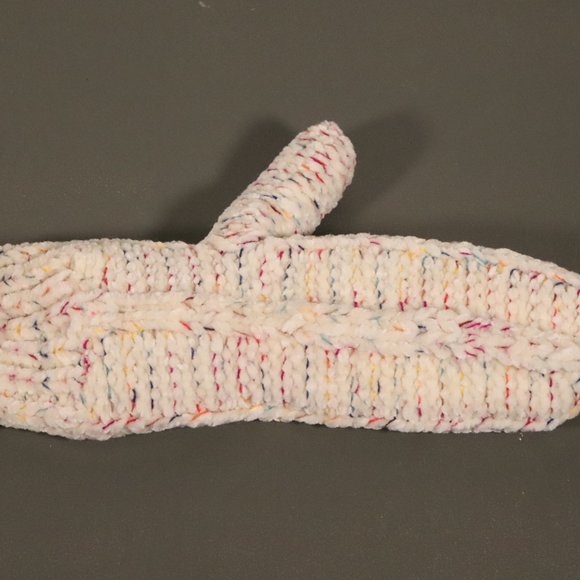 NWT INC International Concept Space Dye Mittens in Ivory - Picture 4 of 10